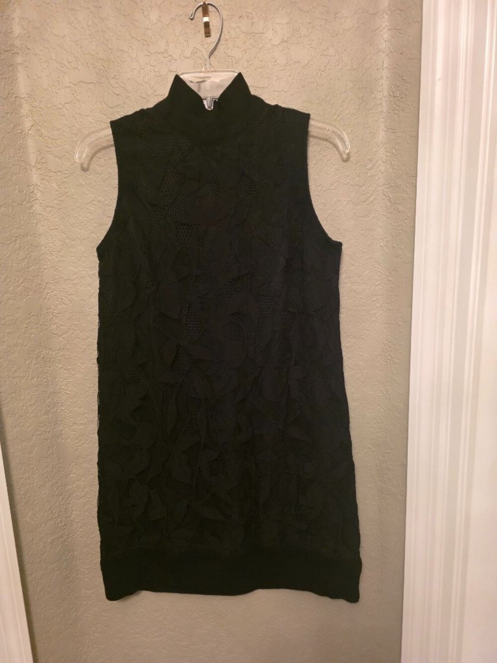 Vince Black Mock Neck Lace Sleeveless Shift Tank Dress size 4